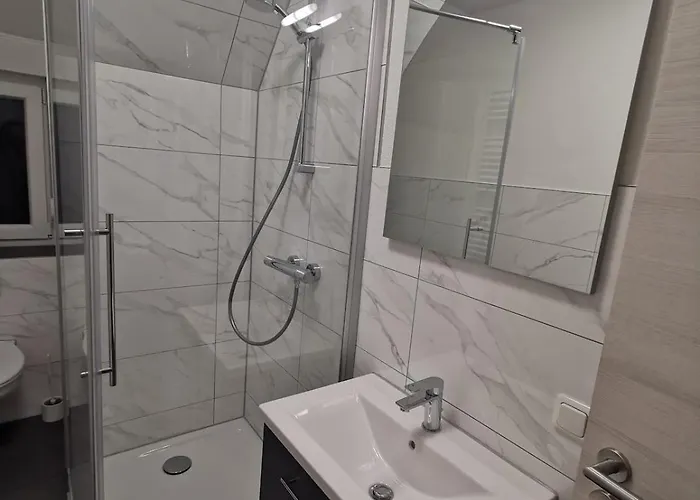 60 Qm Dachgeschoss Alte Baeckerei *